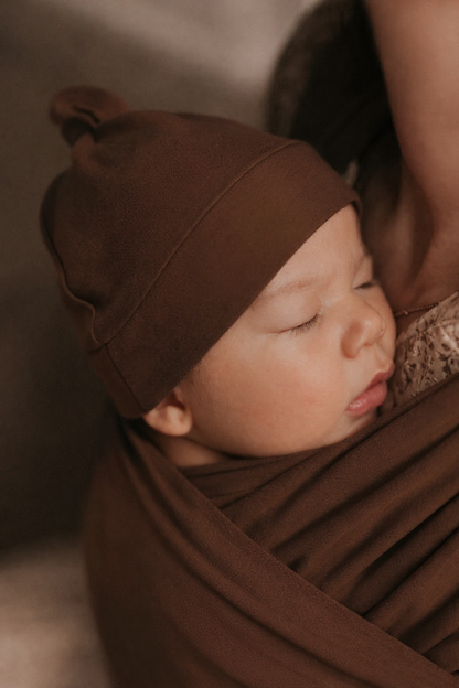 Newborn mutsje - top knot - Chocolate Brown