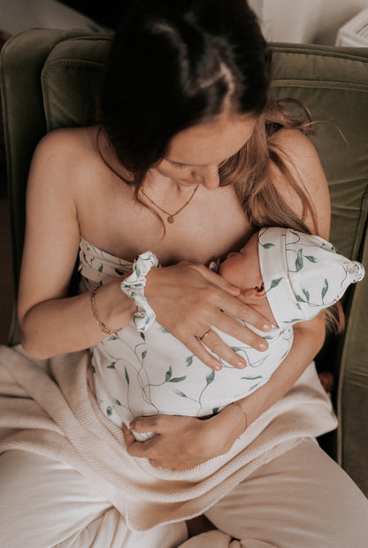 Newborn hat - top knot - Minty Leaves