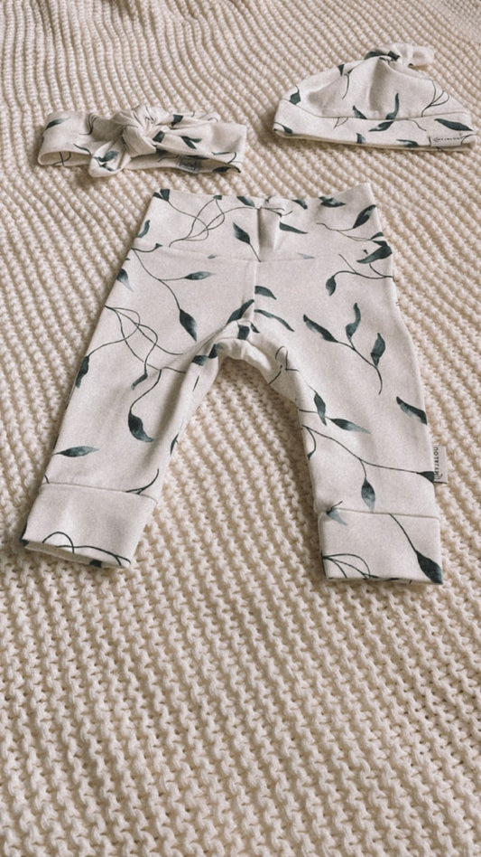 Neugeborenenhose - Minty Leaves